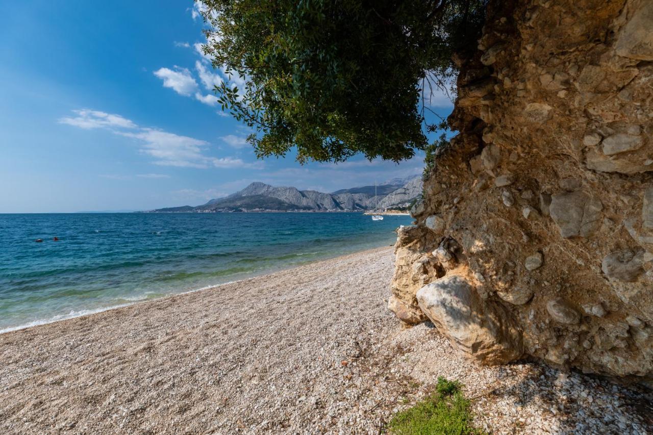 Urban Edge - Beach Apartments Omis Bagian luar foto