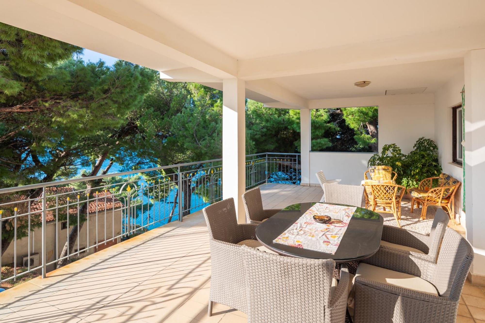 Urban Edge - Beach Apartments Omis Bagian luar foto
