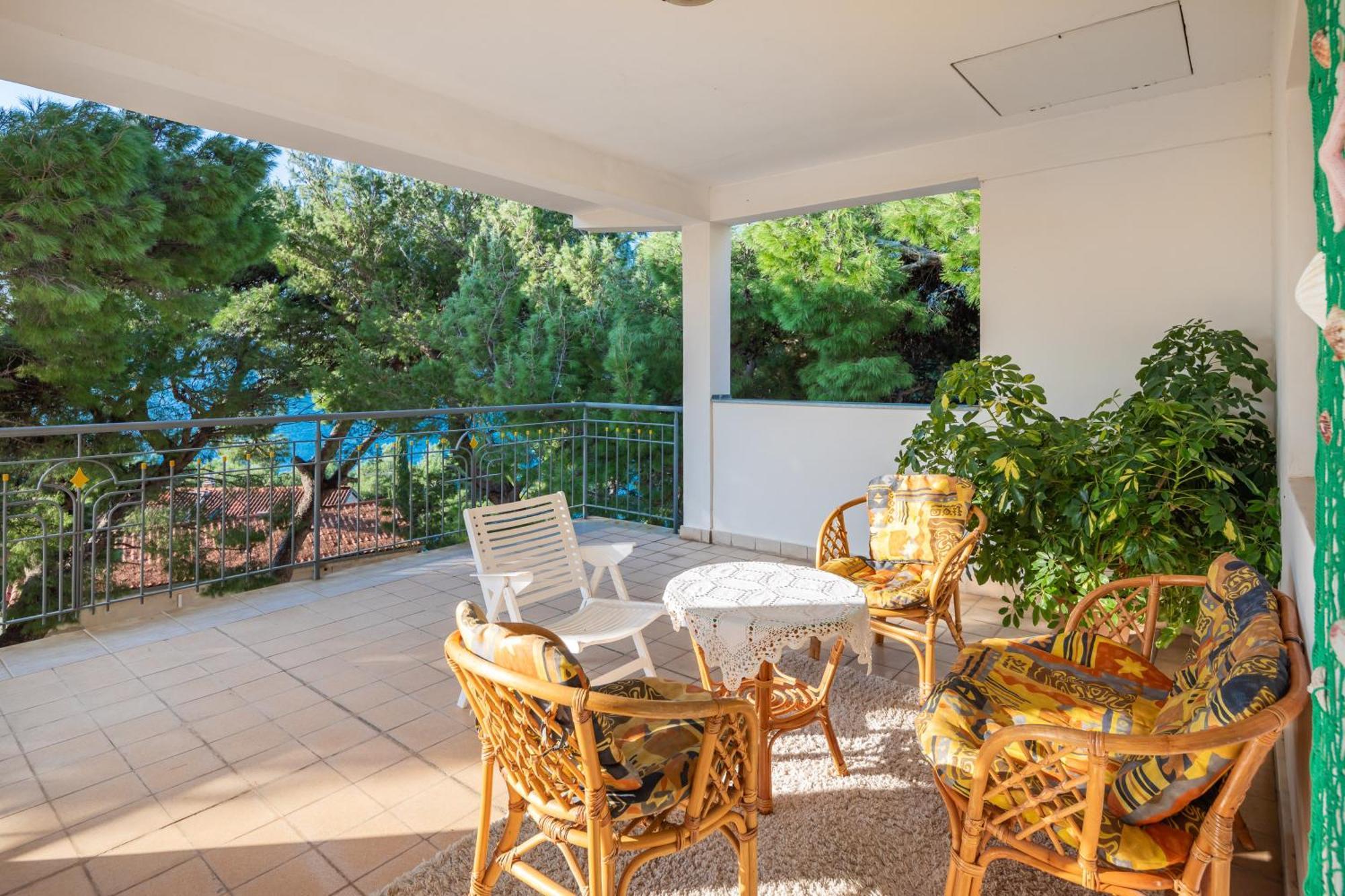 Urban Edge - Beach Apartments Omis Bagian luar foto