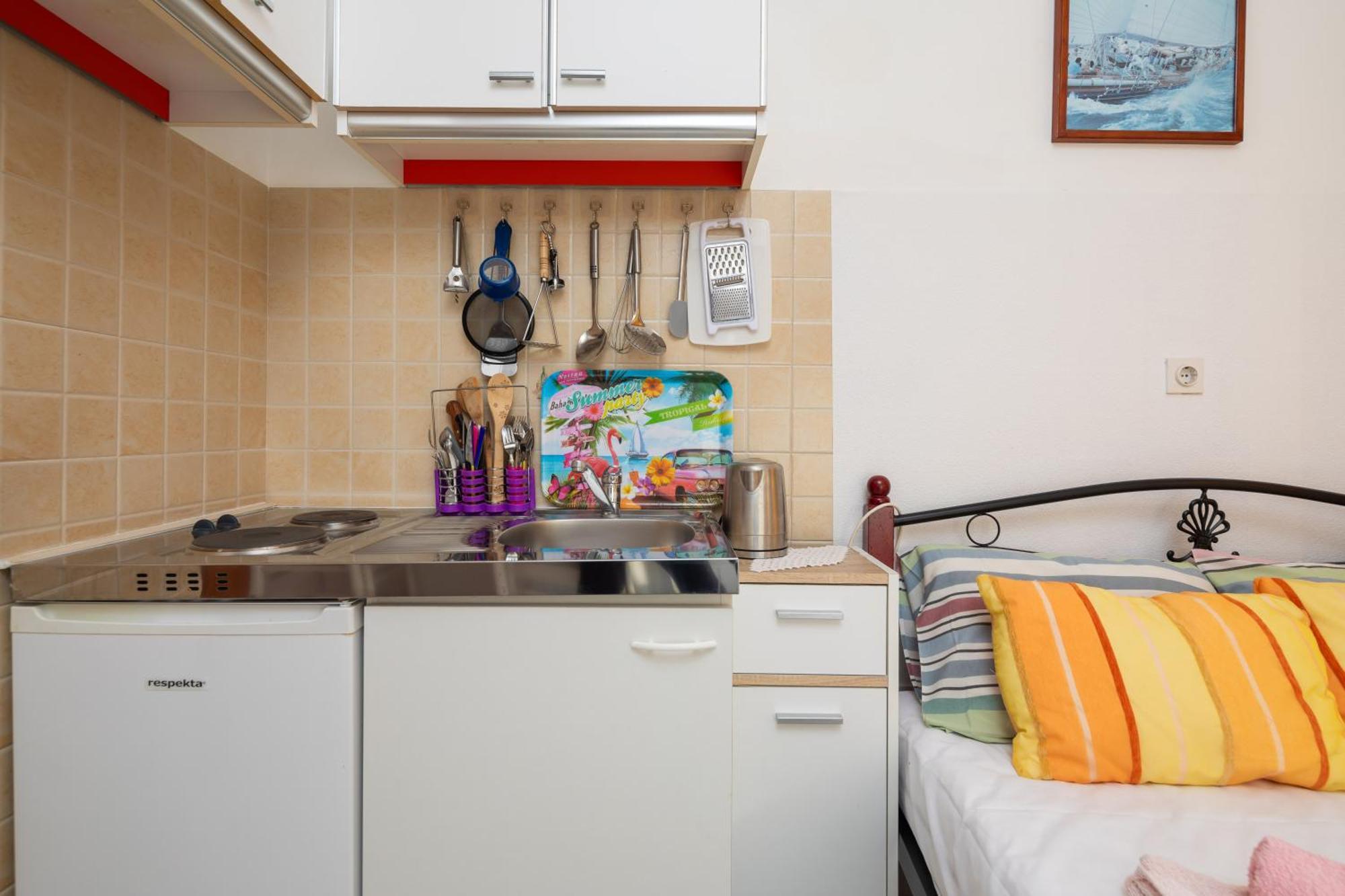 Urban Edge - Beach Apartments Omis Bagian luar foto