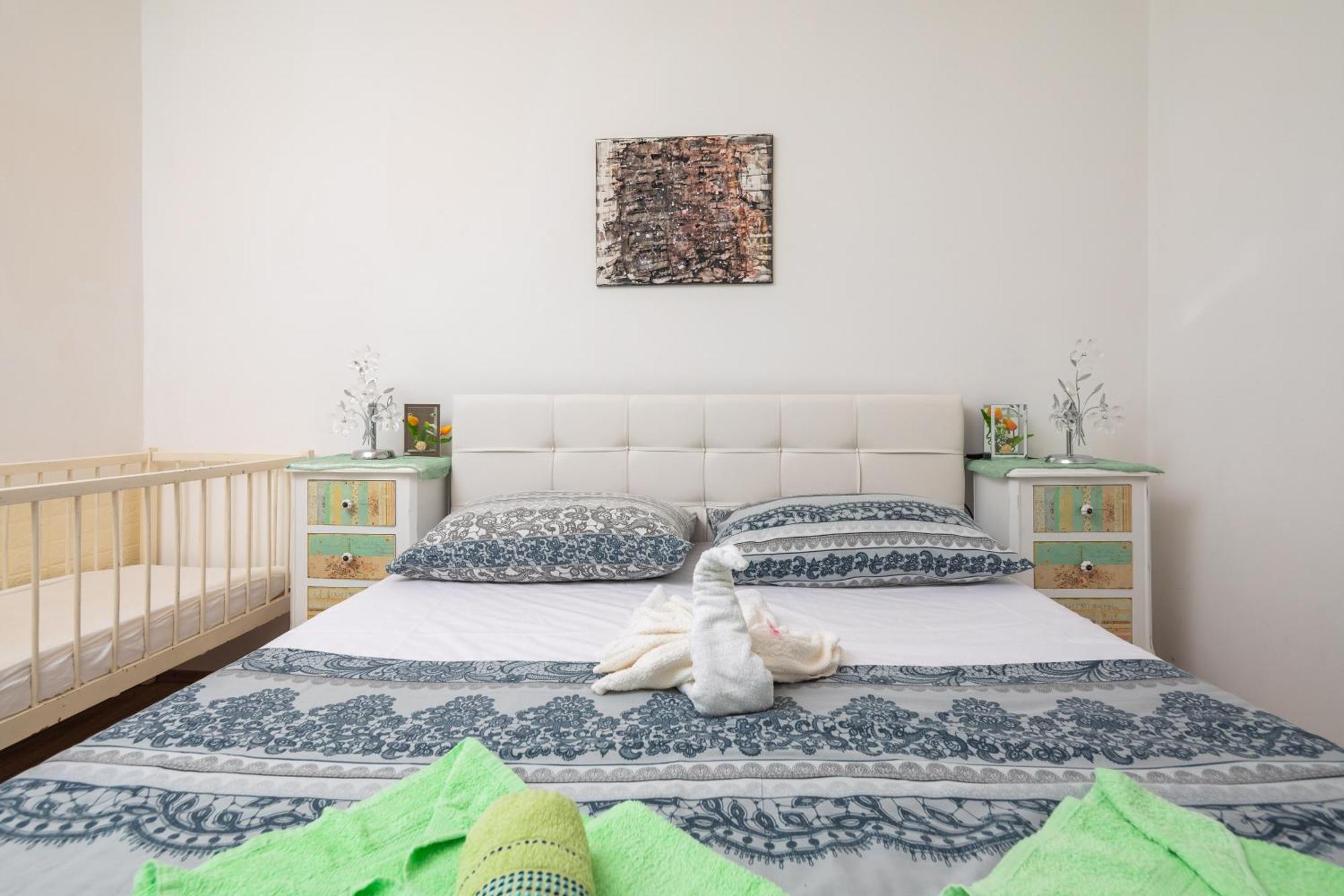 Urban Edge - Beach Apartments Omis Bagian luar foto