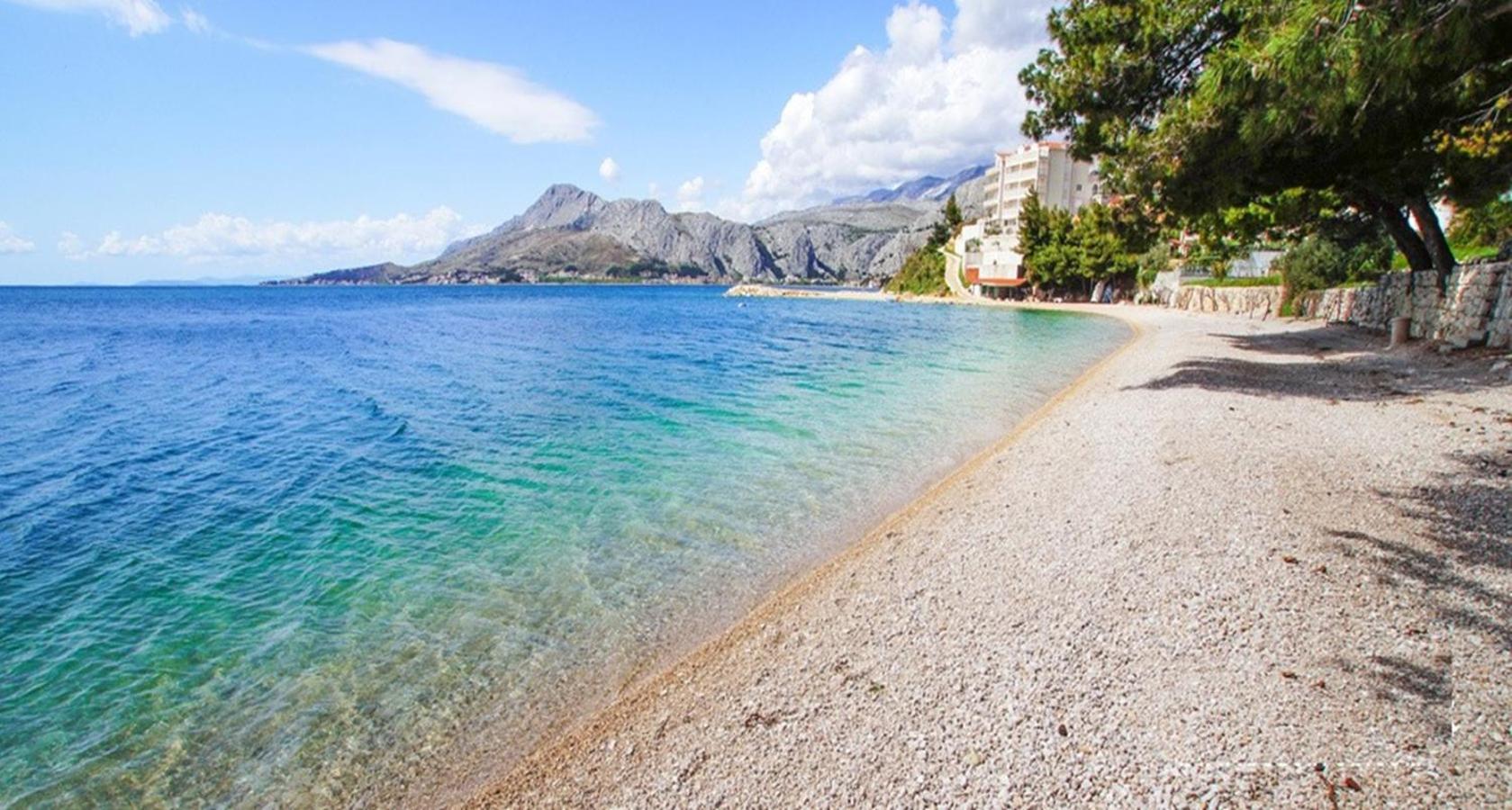 Urban Edge - Beach Apartments Omis Bagian luar foto