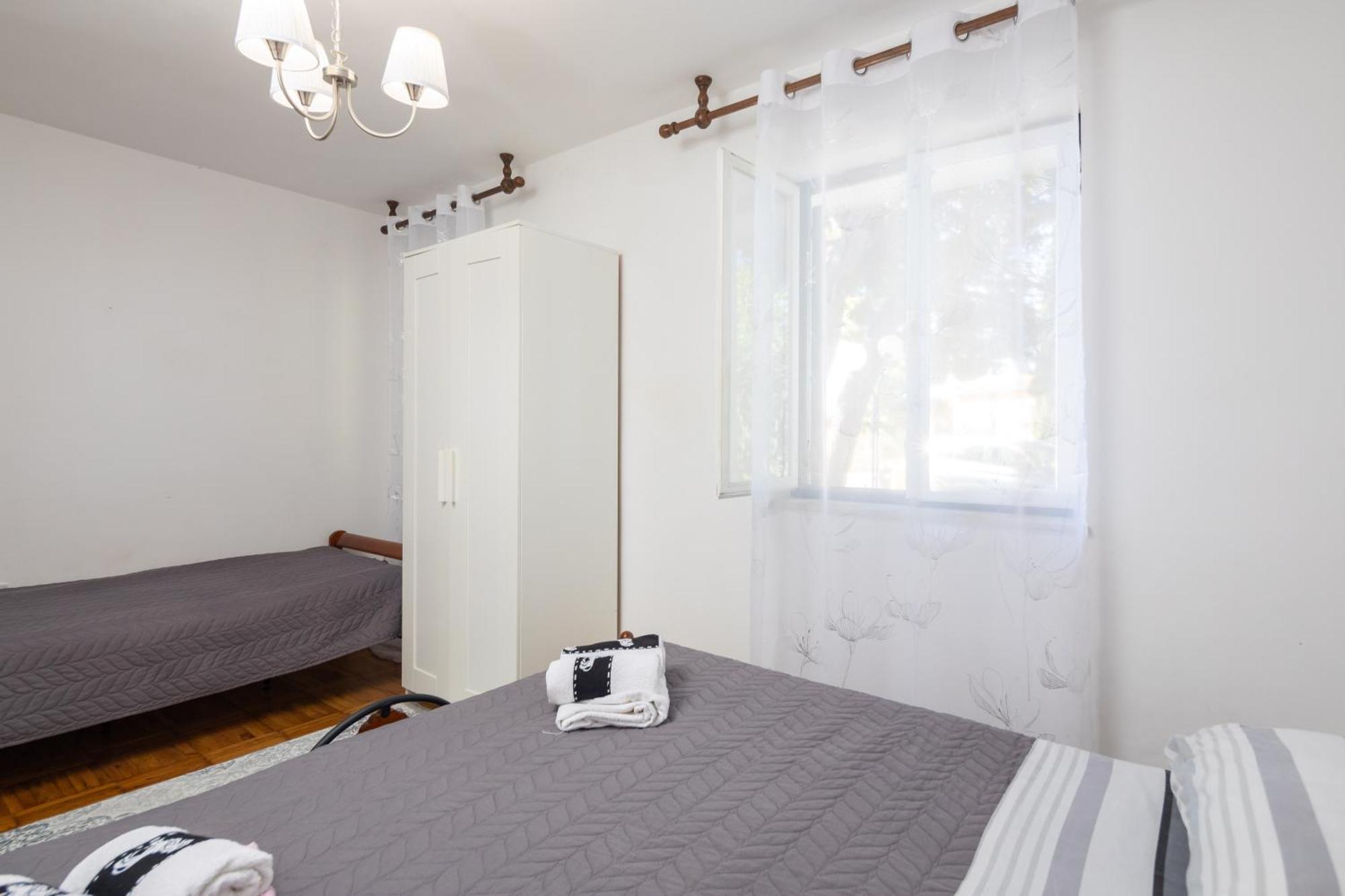 Urban Edge - Beach Apartments Omis Bagian luar foto