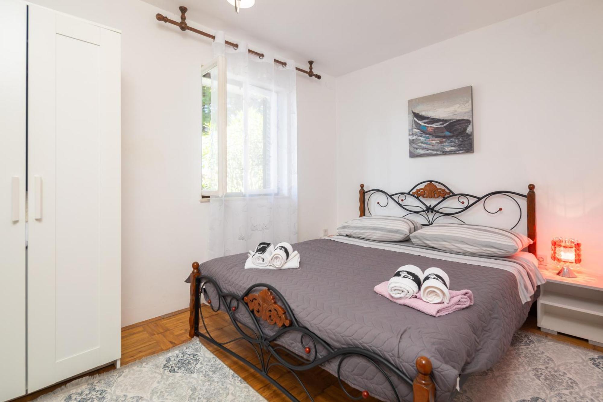Urban Edge - Beach Apartments Omis Bagian luar foto
