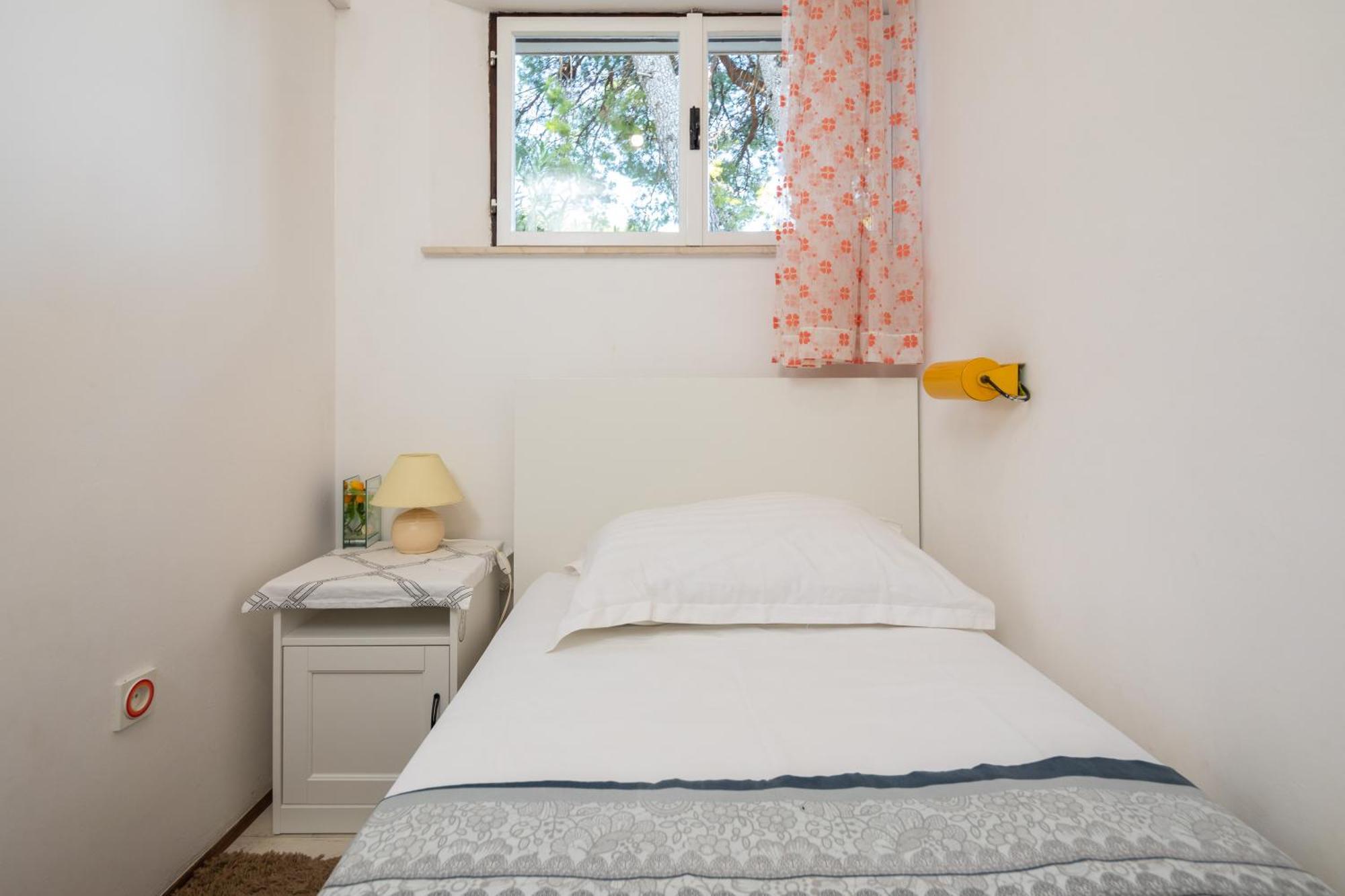 Urban Edge - Beach Apartments Omis Bagian luar foto