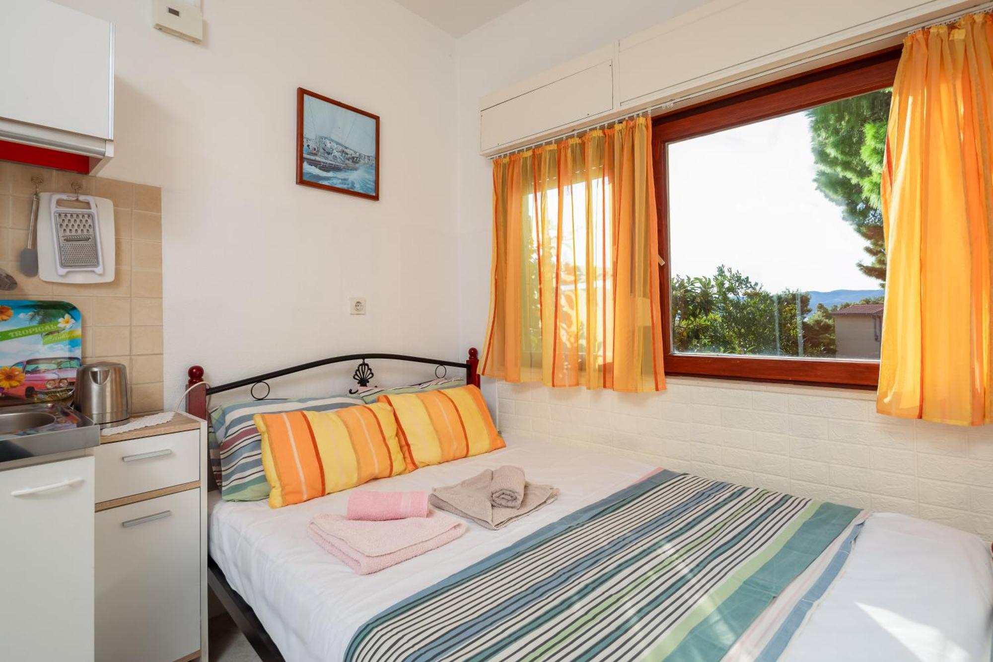 Urban Edge - Beach Apartments Omis Bagian luar foto